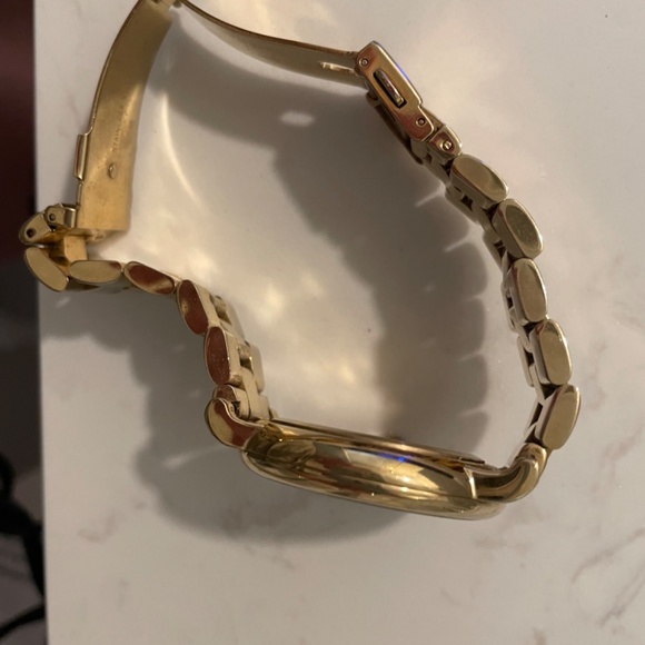 Marc Jacob’s gold watch - Picture 3 of 4